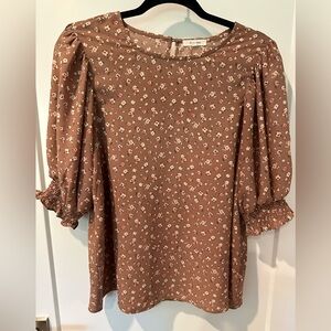 Pleione Floral Top Ruched Sleeves Size M